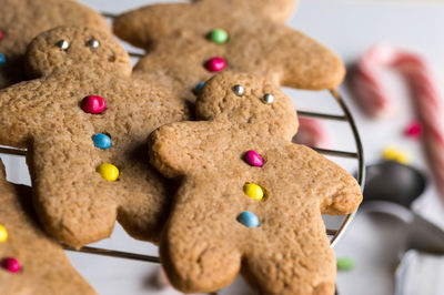 Close-up of gingerbread cookies on cooling rack