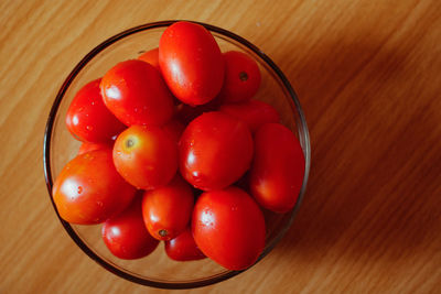 High angle view of tomatoes in bowl on table