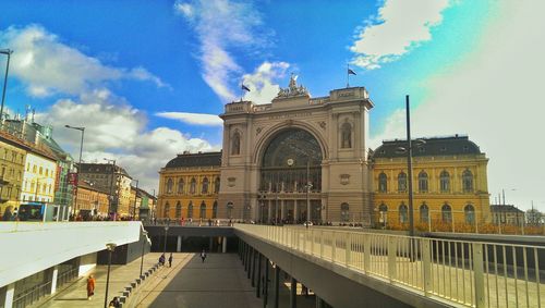 Exterior of keleti train station against sky