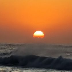 orange color
