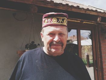 Portrait of man wearing sunglasses outdoors