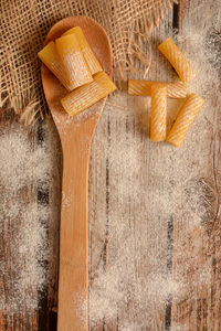 Directly above shot of bread on cutting board