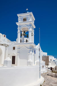 Typical alleys of the beautiful cities of santorini island