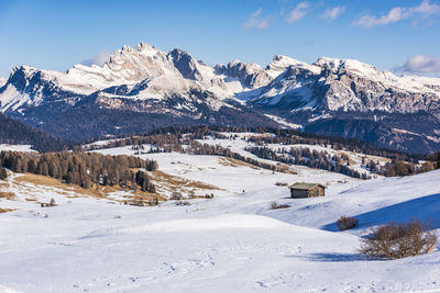 Winter panorama on the alpe di siusi. white dream. dolomites, italy