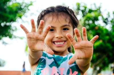 Portrait of cute girl smiling