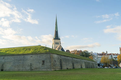 Old city wall fortification with st olaf's church "oleviste kogudus"