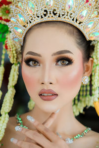 Potret traditional bride. indonesian bride.