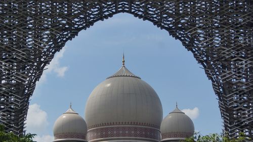 Low angle view of moqsue buildings against sky