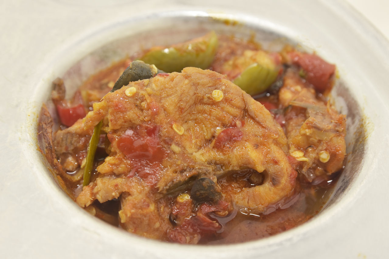 CLOSE-UP OF MEAL SERVED IN BOWL