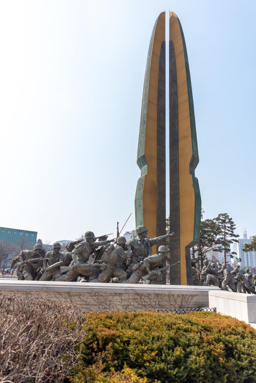 monument, landmark, architecture, memorial, sculpture, sky, nature, built structure, statue, no people, day, travel destinations, history, plant, building exterior, outdoors, clear sky, the past, travel, rock