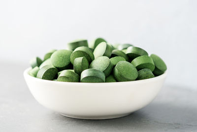 Close-up of green beans in bowl