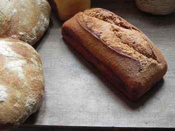 Close-up of bread on cutting board