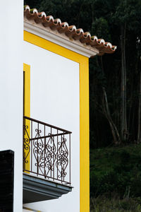 Yellow built structure