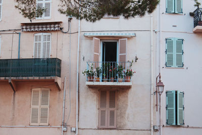 Facade of a house in cannes city