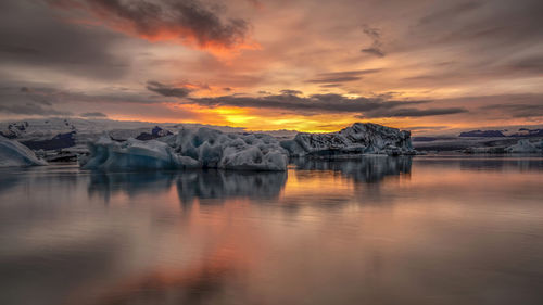 Sunset at jokusarlon in south iceland. 
