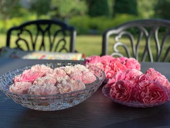 Close-up of rose bouquet on table