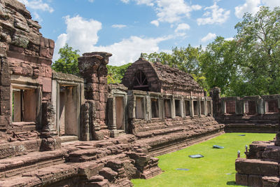 Ruins of temple against sky