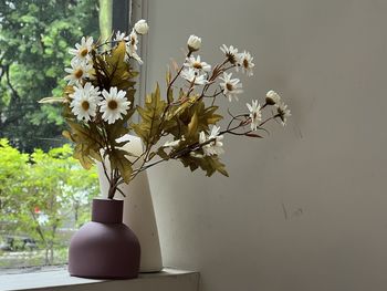 Close-up of flowers in vase