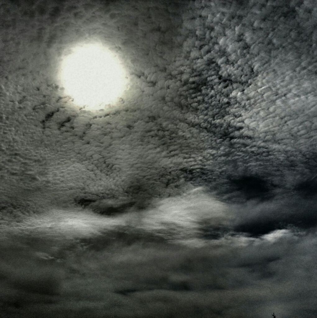 low angle view, sky, cloud - sky, sky only, cloudy, weather, beauty in nature, nature, backgrounds, scenics, overcast, tranquility, full frame, cloudscape, moon, tranquil scene, cloud, no people, night, outdoors