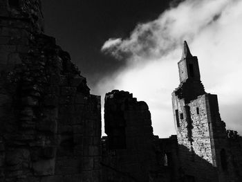 Low angle view of old ruins against clear sky