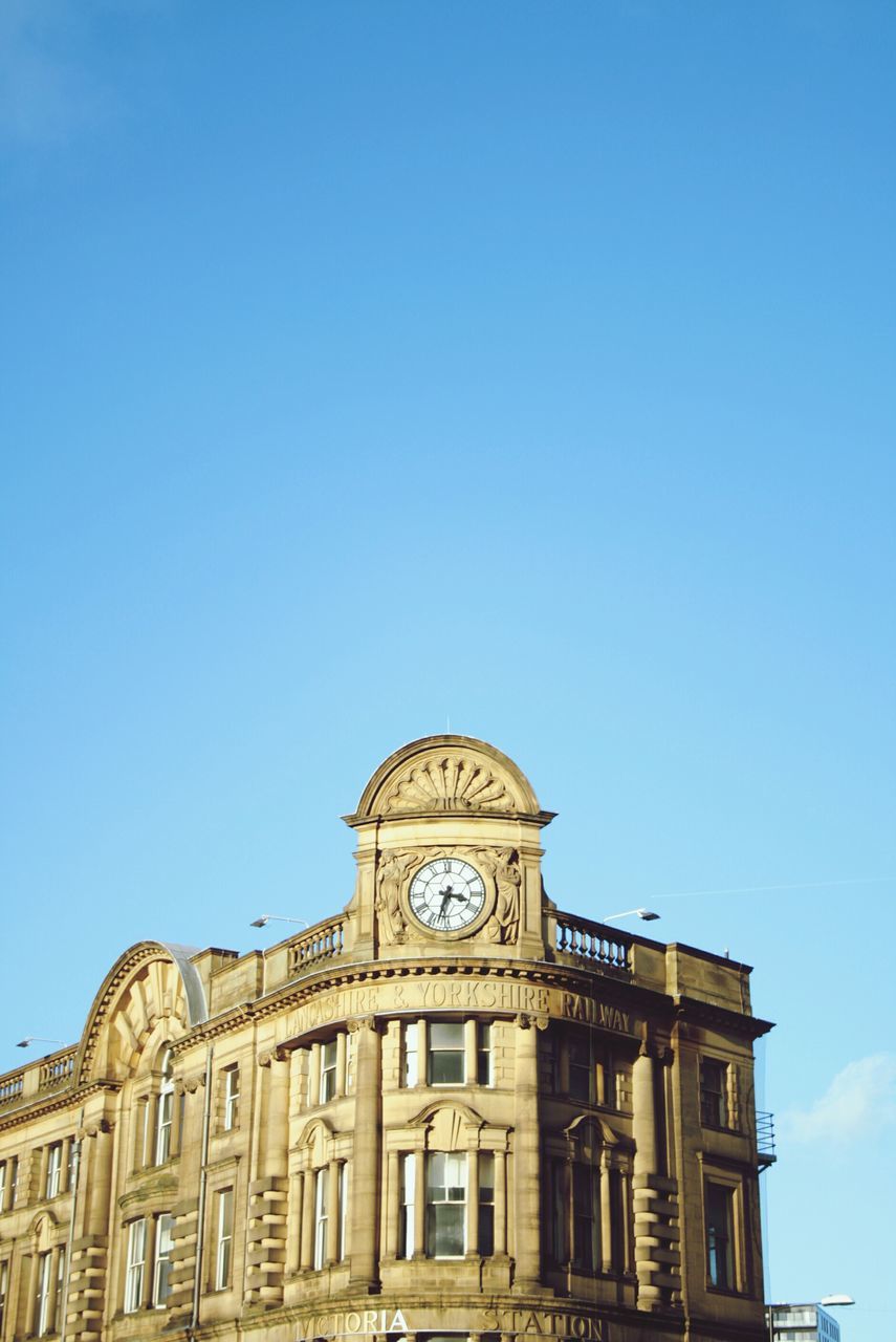 architecture, built structure, building exterior, low angle view, clear sky, blue, copy space, famous place, history, high section, travel destinations, dome, city, day, outdoors, arch, no people, window, building, capital cities