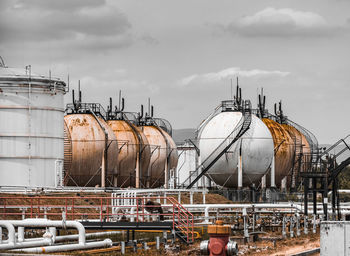 Natural gas storage tanks in sphere shape