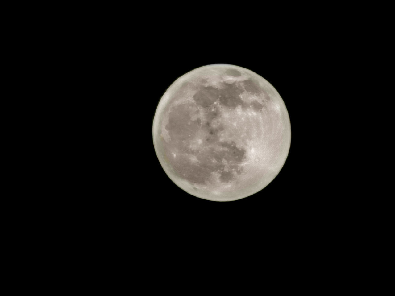 LOW ANGLE VIEW OF FULL MOON AGAINST SKY