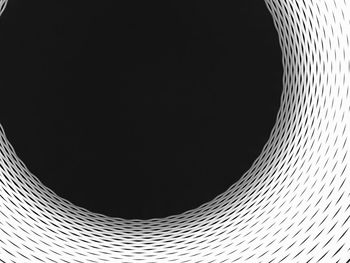 Pattern on metal grate