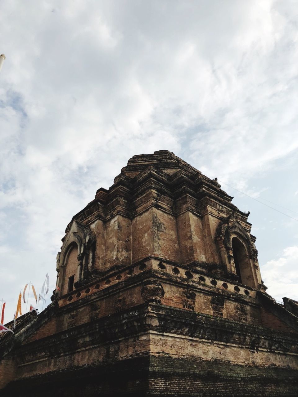 LOW ANGLE VIEW OF OLD BUILDING