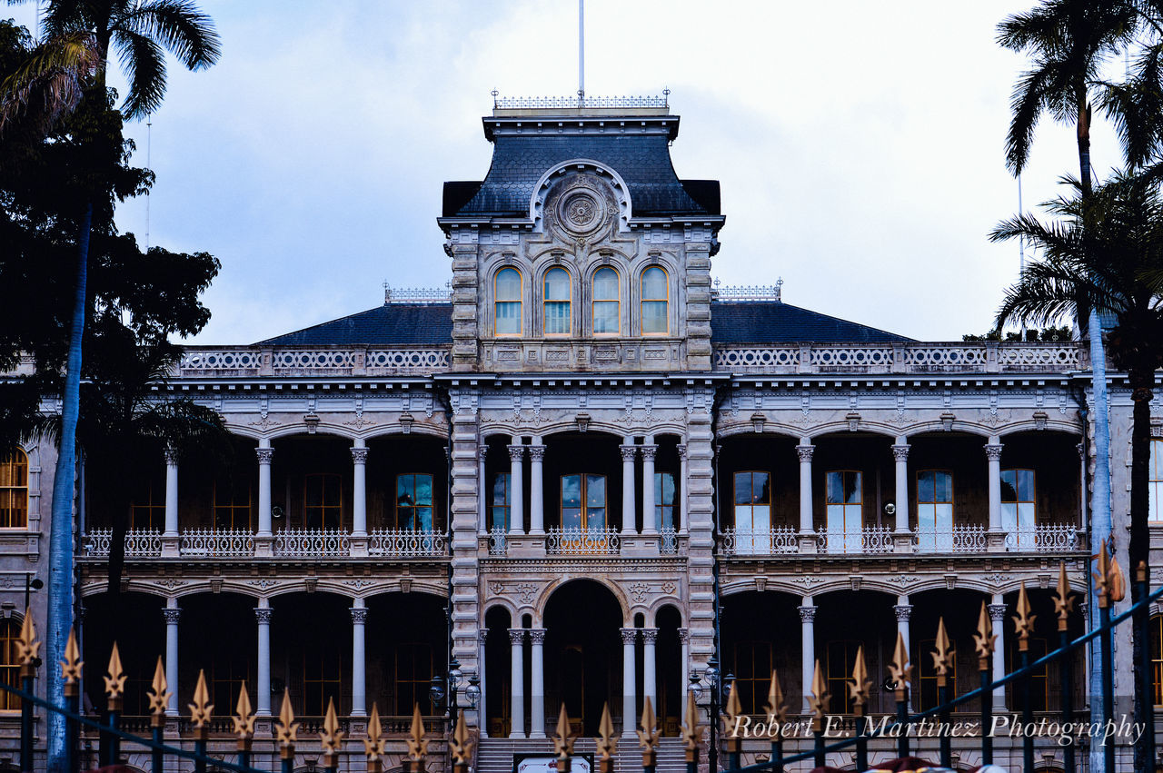 LOW ANGLE VIEW OF HISTORICAL BUILDING AGAINST SKY