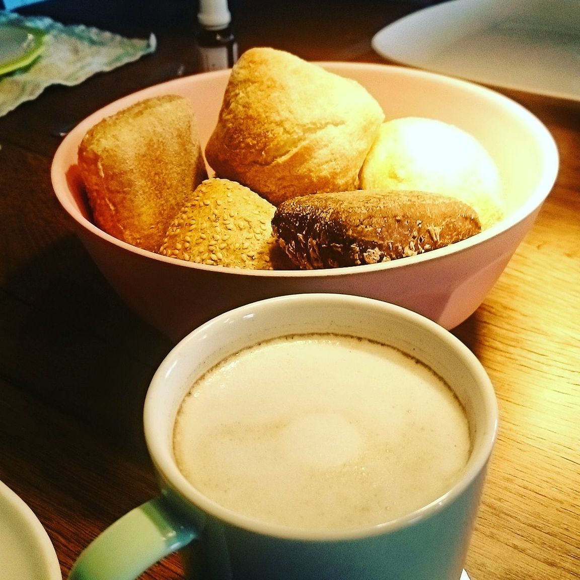 CLOSE-UP OF COFFEE IN BOWL