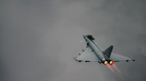Euro-fighter typhoon take off full afterburner