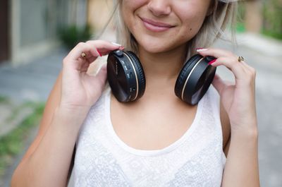 Close-up portrait of a woman smiling