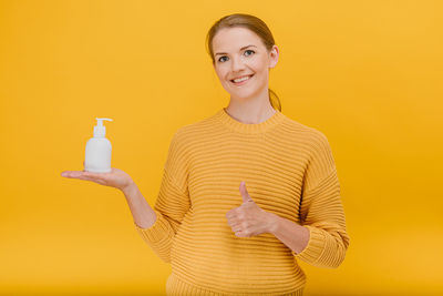 Portrait of a smiling young woman