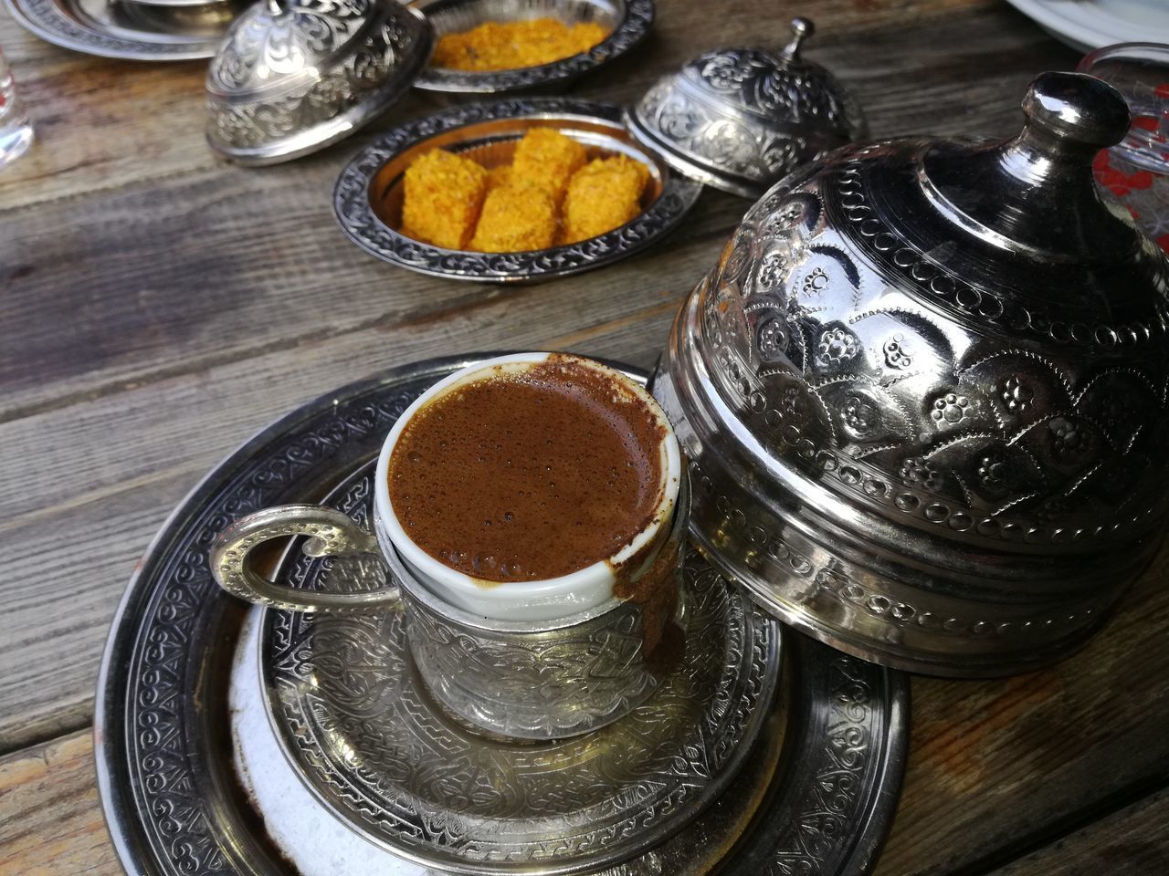 HIGH ANGLE VIEW OF VARIOUS FOOD ON TABLE