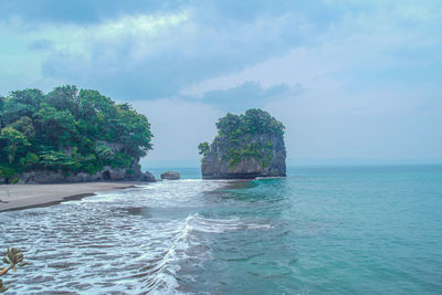 Scenic view of sea against sky