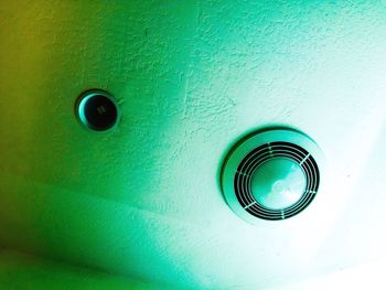 Extreme close up of green leaf