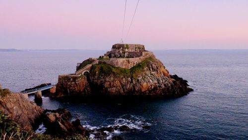 Scenic view of sea against clear sky fort de bertheaume plougonvelin britany france 