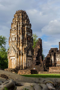 Old ruins of building against sky