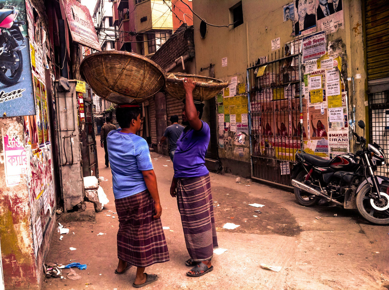 two people, business finance and industry, rear view, women, men, travel, travel destinations, business, archival, outdoors, togetherness, adults only, city, adult, people, day