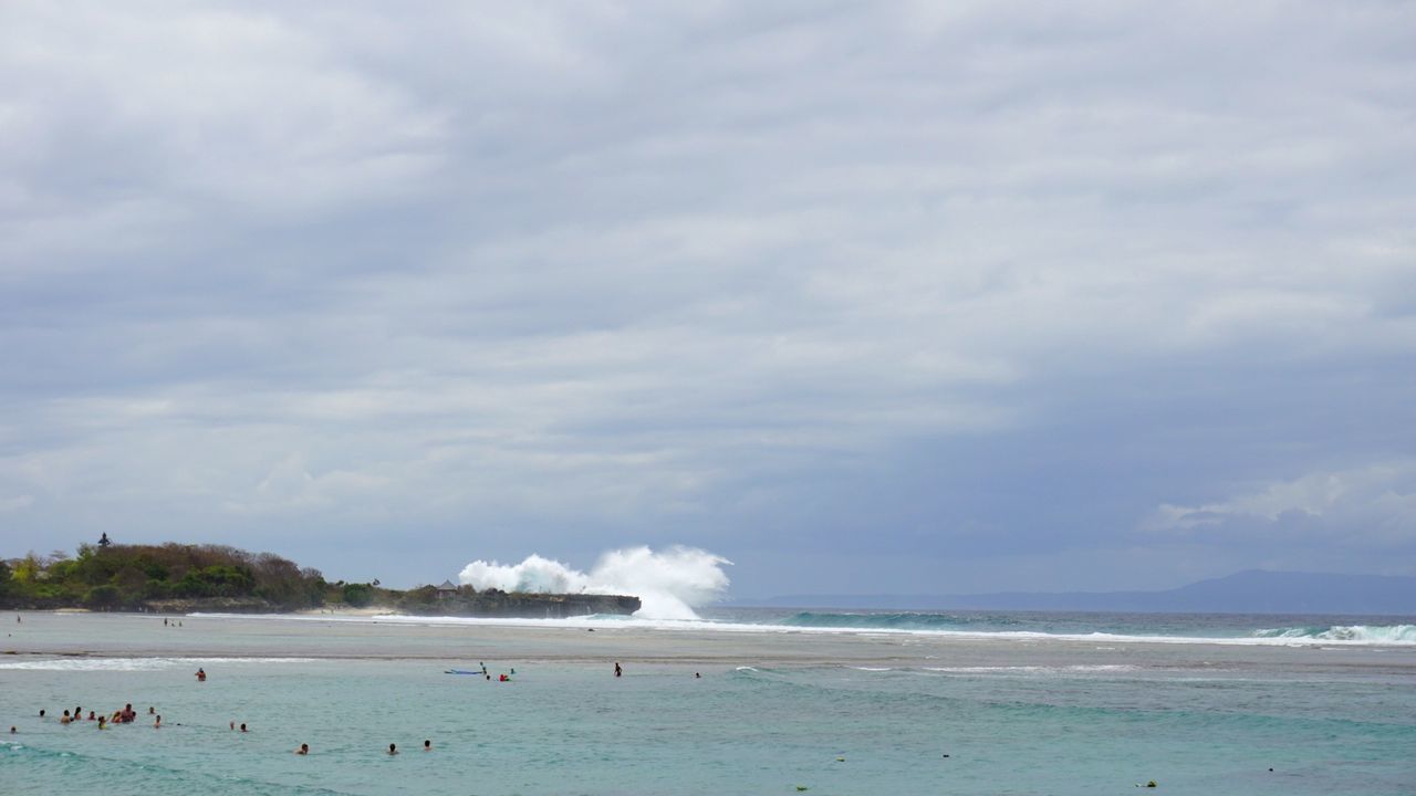 SCENIC VIEW OF BEACH