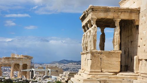 Low angle view of historic building, the parthenon, against sky