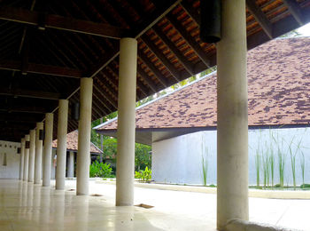 Full frame shot of columns in corridor