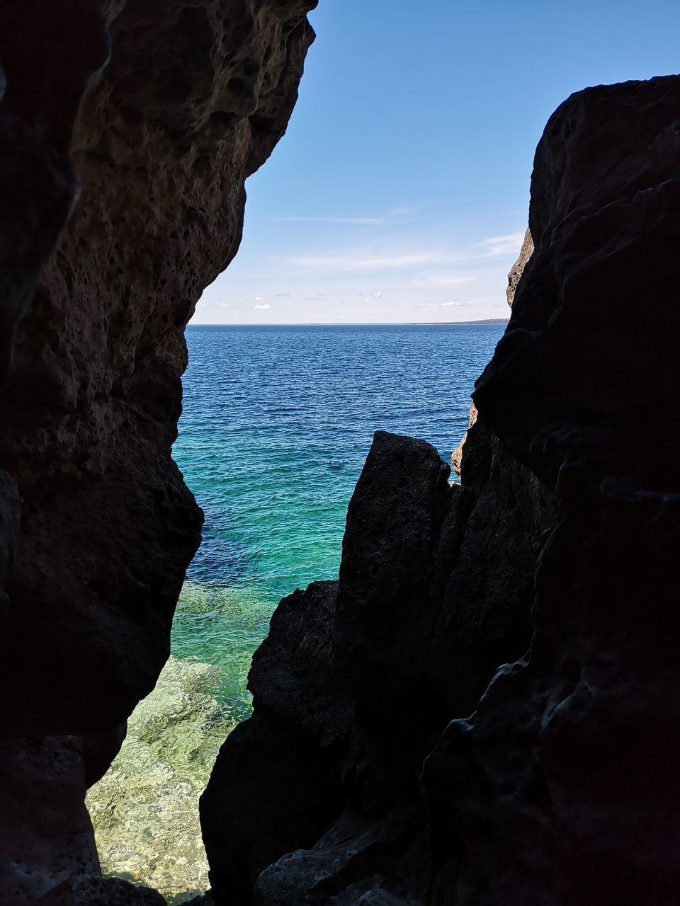 ROCK FORMATIONS ON SEA SHORE