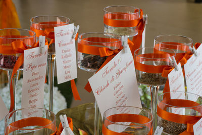 Guest's names cards at wedding diner tables