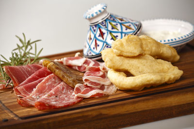 Close-up of bread on cutting board