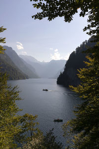 Lake königssee in berchtesgaden national park, bavaria, germany in autumn