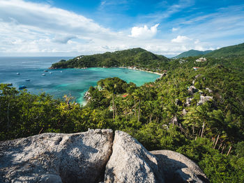 Scenic view of tropical beach and turquoise sea. john suwan viewpoint, koh tao island, thailand.