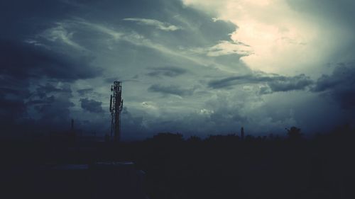 Low angle view of cloudy sky