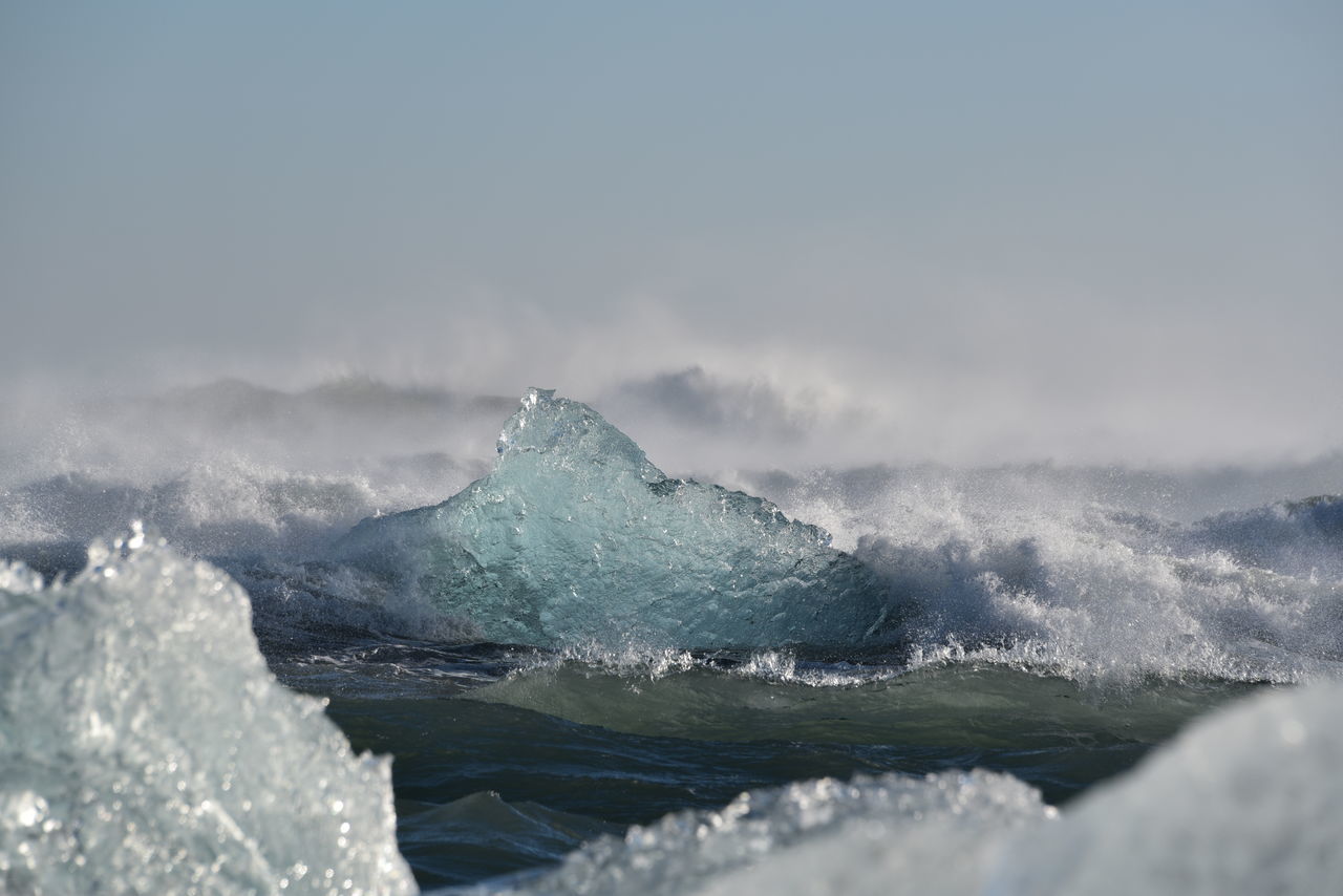 WATER SPLASHING IN SEA